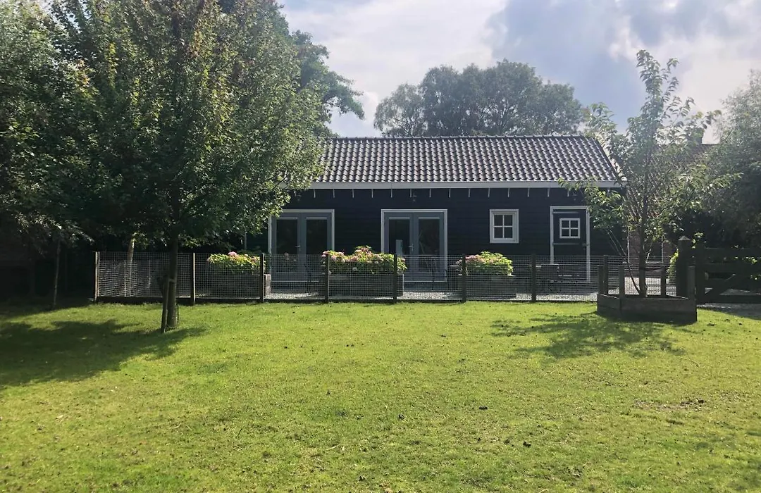 Flora'S B&B-1